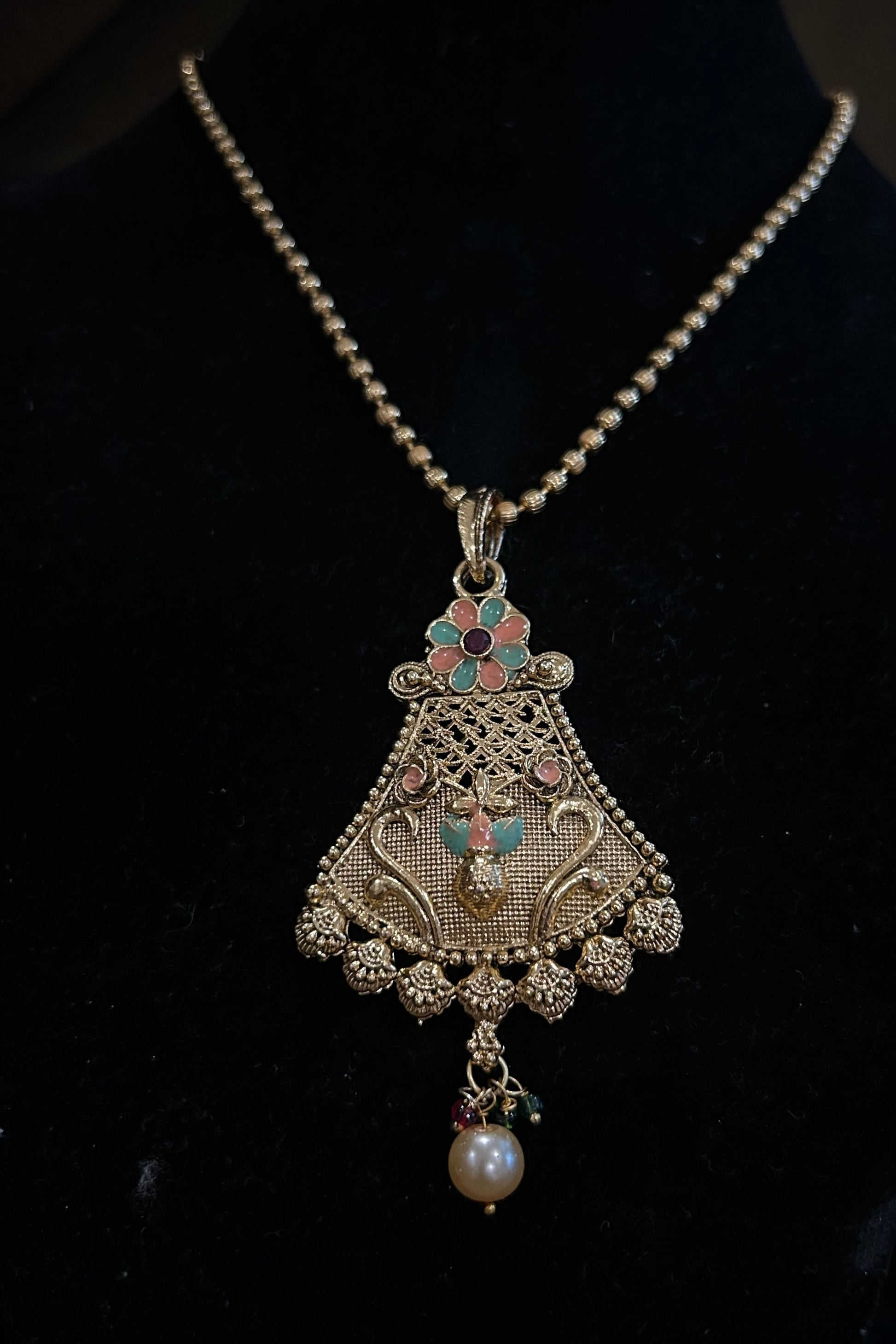 Ornate Gold Jewelry Set | Intricate Necklace & Earrings