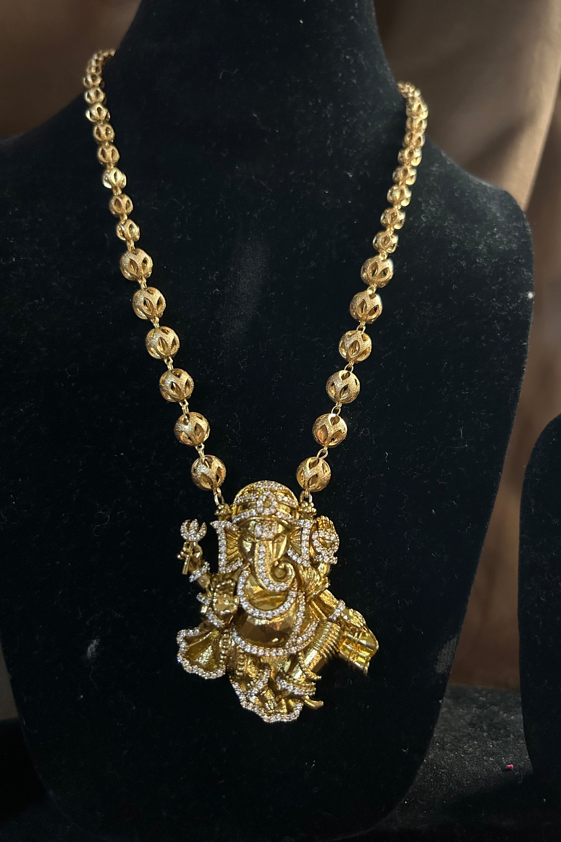 Gold Plated Ganesh Pendant Necklace – Ethnic Devotional Jewellery for Men & Women