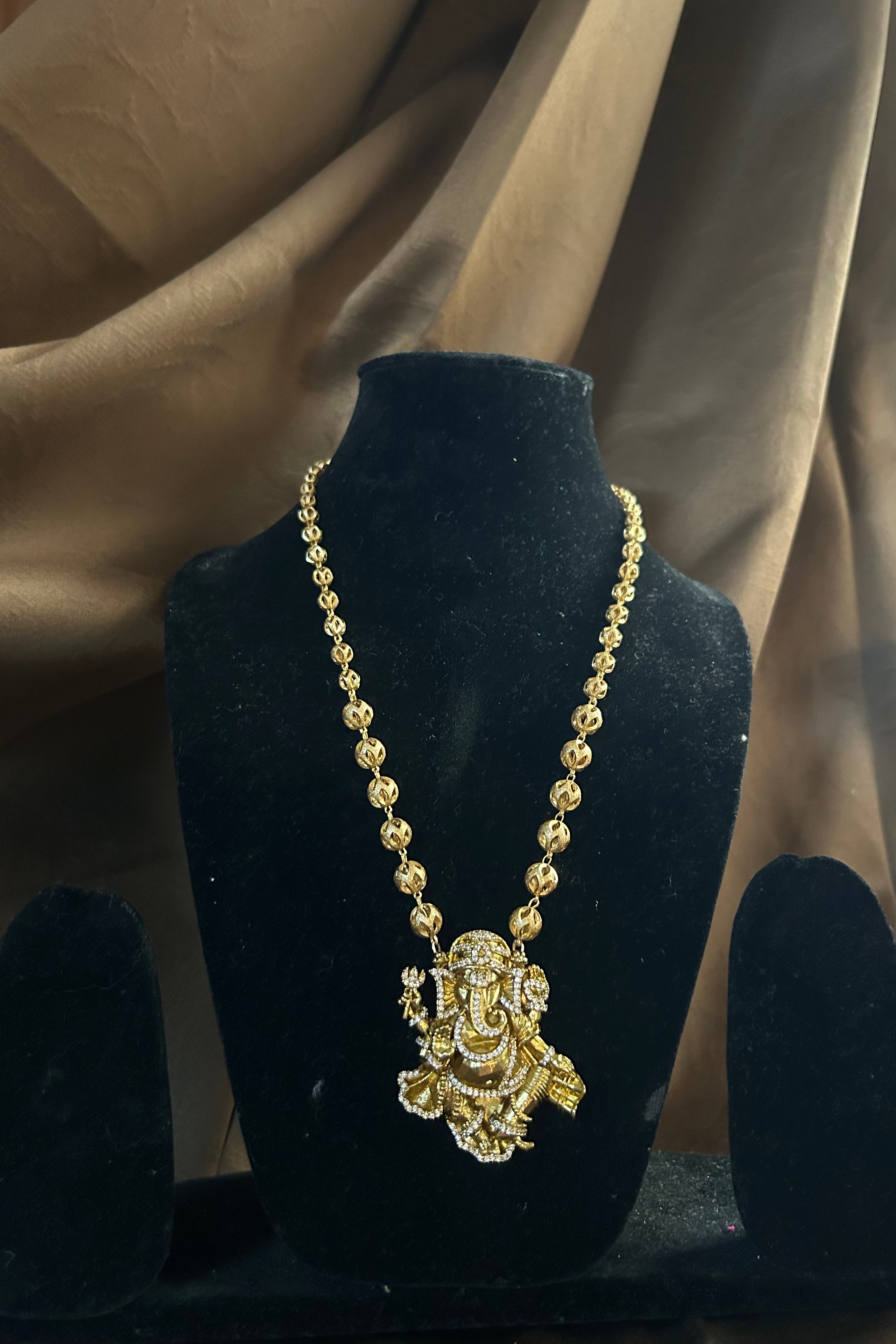 Gold Plated Ganesh Pendant Necklace – Ethnic Devotional Jewellery for Men & Women